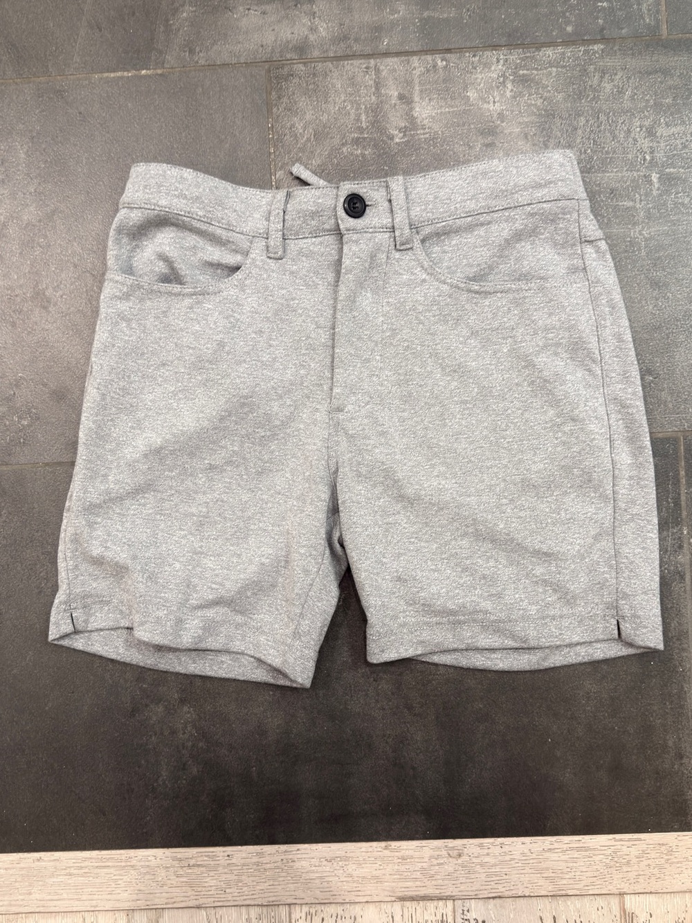 Civil Society Men’s 6” tailored shorts - size small (~30 waist)